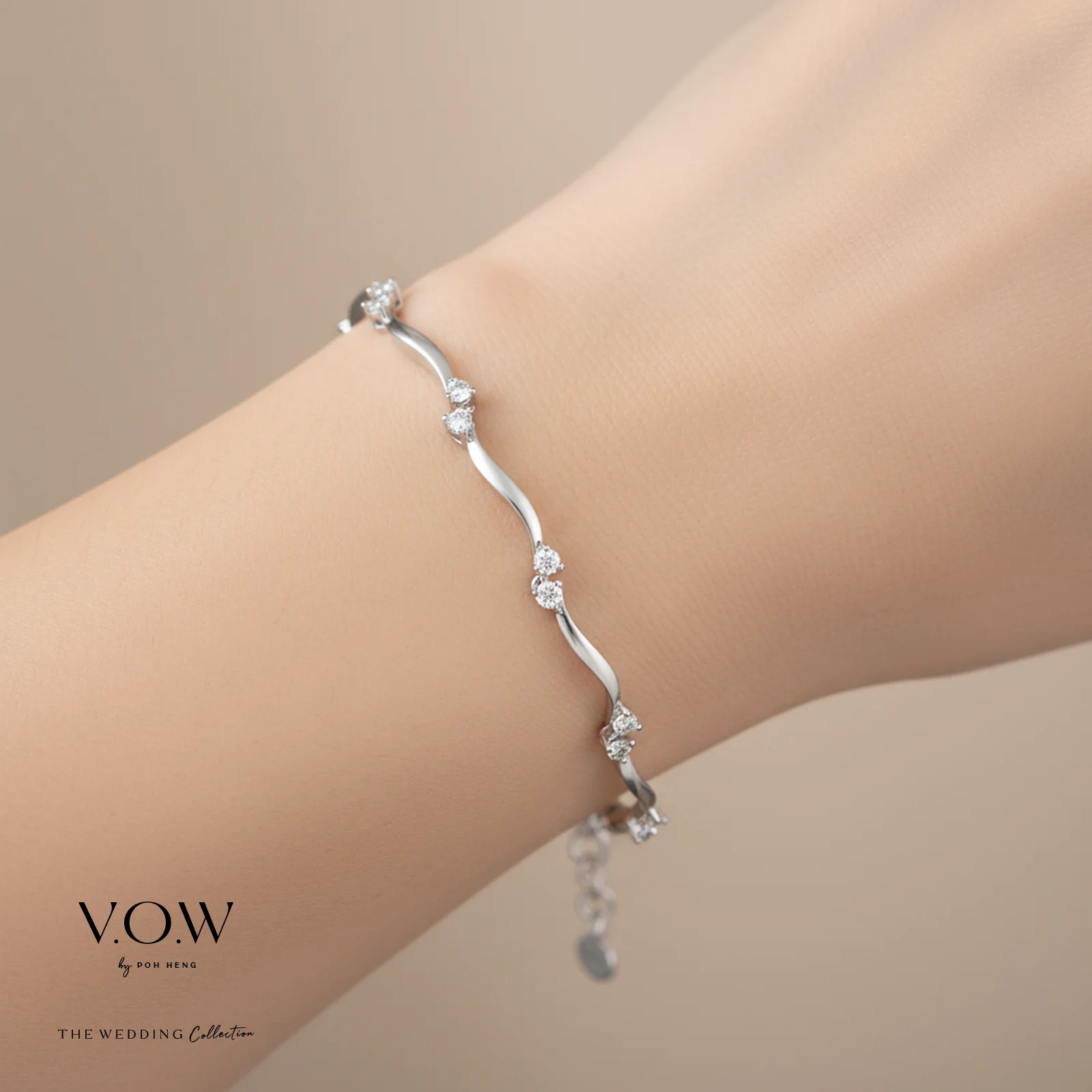 Caressing Waves Diamond Bracelet in White Gold	 (EDIAGROUP197V0621A) - Image 2