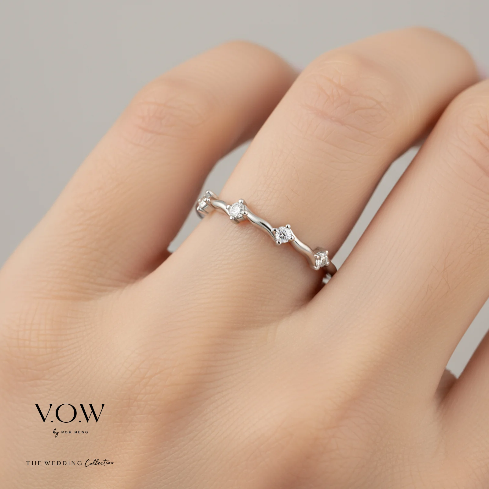 Caressing Waves Diamond Ring in White Gold (ADIAGROUP197V1035A) - Image 2