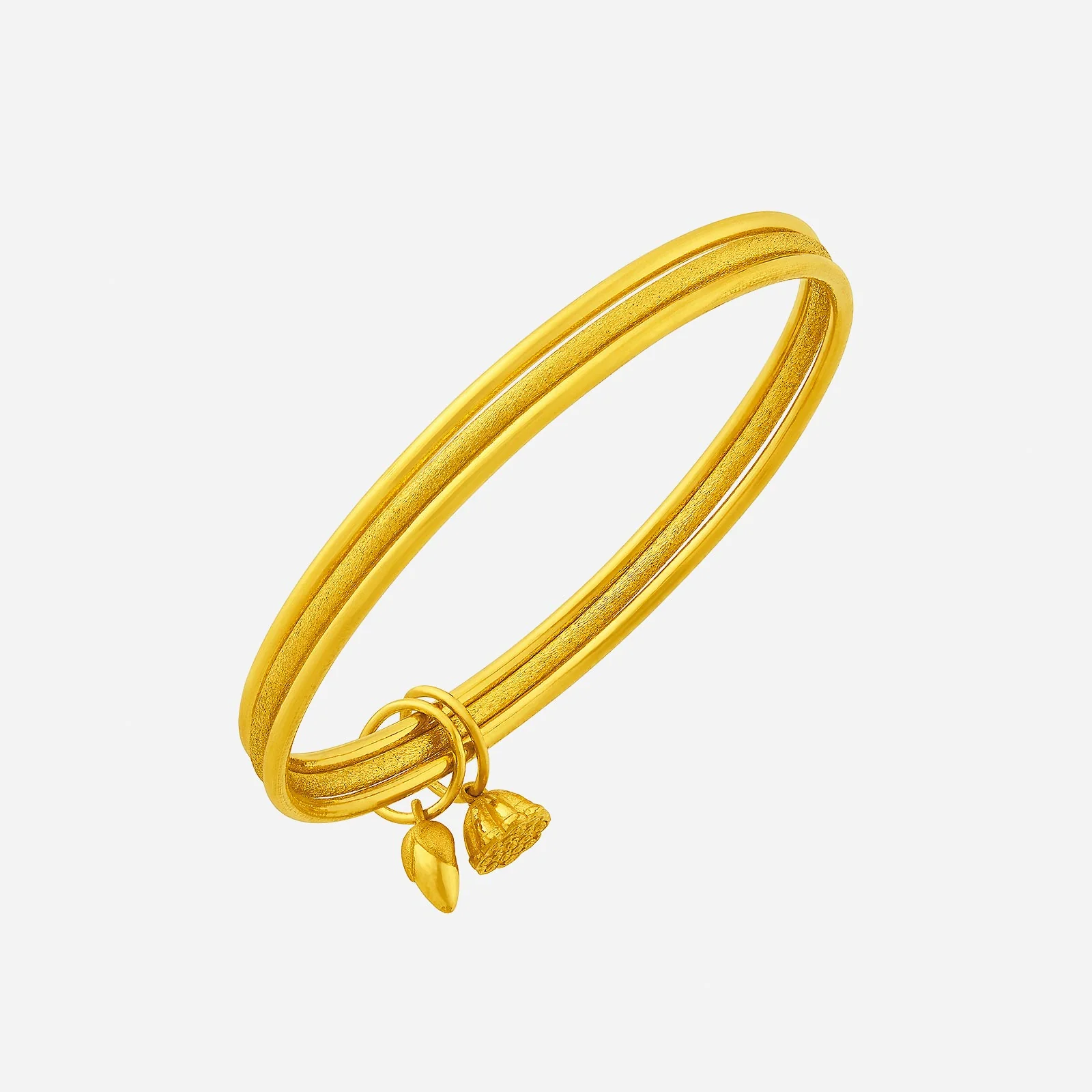 Lustrous Bangle in Yellow Gold (D999STYLE0394A)