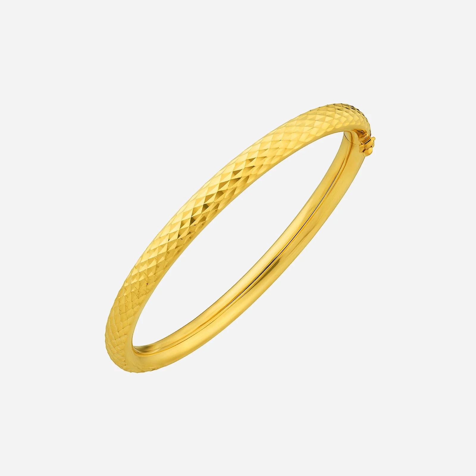 Textured Bangle in Yellow Gold (D22KSTYLE0228A)