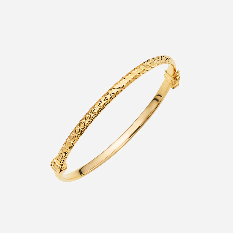 Textured Bangle in Yellow Gold (DSTYLES043T0040A)